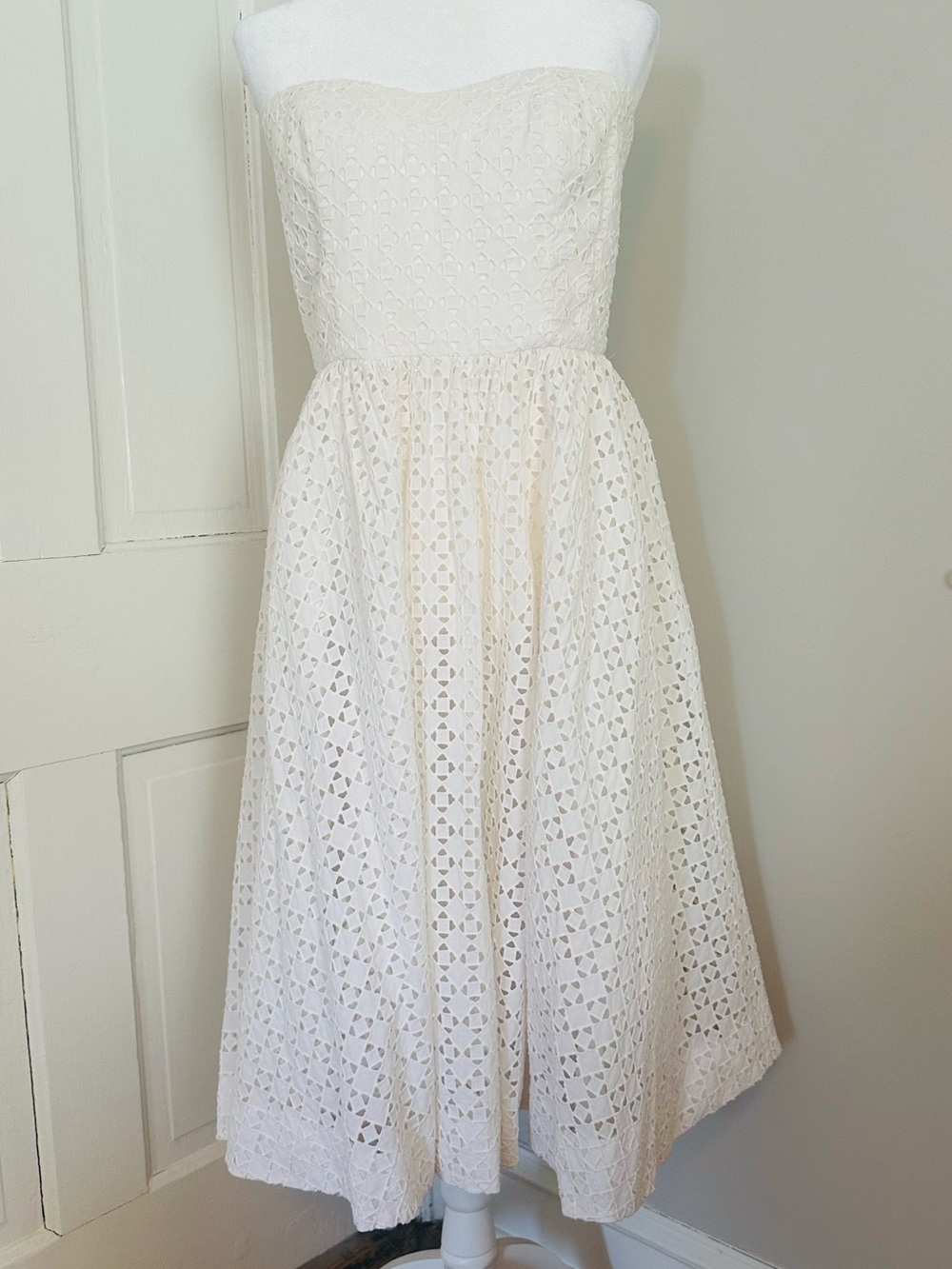 Donna Morgan White Cotton Eyelet Strapless Dress 10